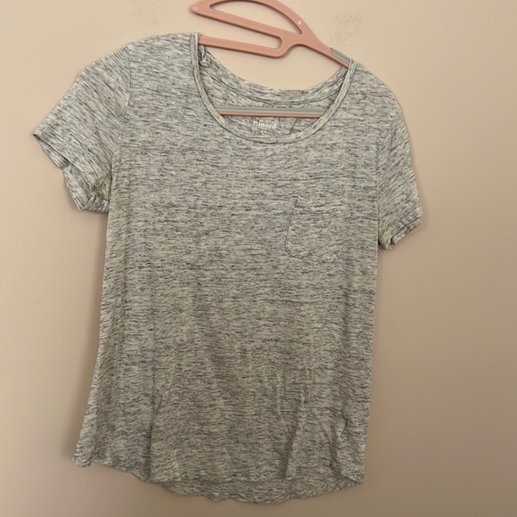 old Navy l Light Grey Tee - Picture 1 of 3